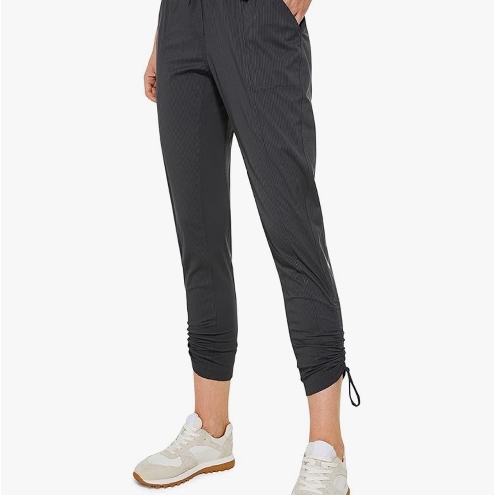 Chicos Womens Gray Crop‎ Jogger Pants Sz M Rayon Blend Adjustable Drawstring Hem